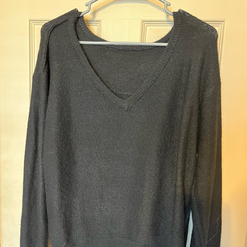 Women's V-Neck Sweater - Black